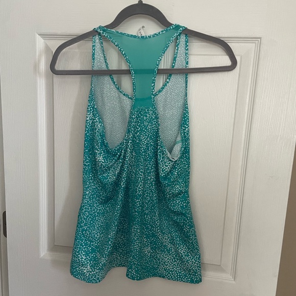 Under Armour Workout Tank - Picture 2 of 5